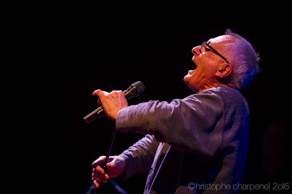 Le chanteur Benat Achiary lors du concert final, le 13 février de la résidence d'Andy Emler (6ème trio!) à l'Amphi Jazz.