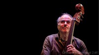 Les multiples facettes de Michel Bénita à l’AmphiJazz de l’Opéra de Lyon