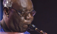 In memoriam : Manu Dibango, hôte de Jazz à Vienne en juillet dernier