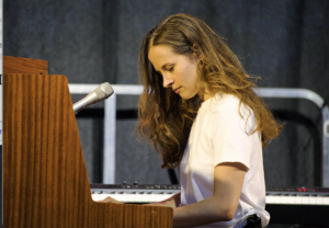 Jazz à Vienne-Avec Hania Rani  et Gogo Penguin : le piano dans tous ses états lundi 1er juillet au théâtre antique
