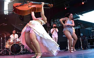 Vidéo-Retour sur le concert d’Ana Carla Maza le 5 juillet 2025 à Jazz à Vienne