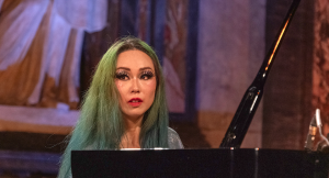 Dans le cadre du Rhino Jazz à Lyon : 1er concert en France de l’inclassable pianiste hors sol, Naoko Sakata